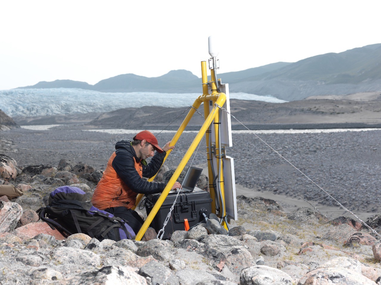 Passive seismic station at the lake terminating glacier.